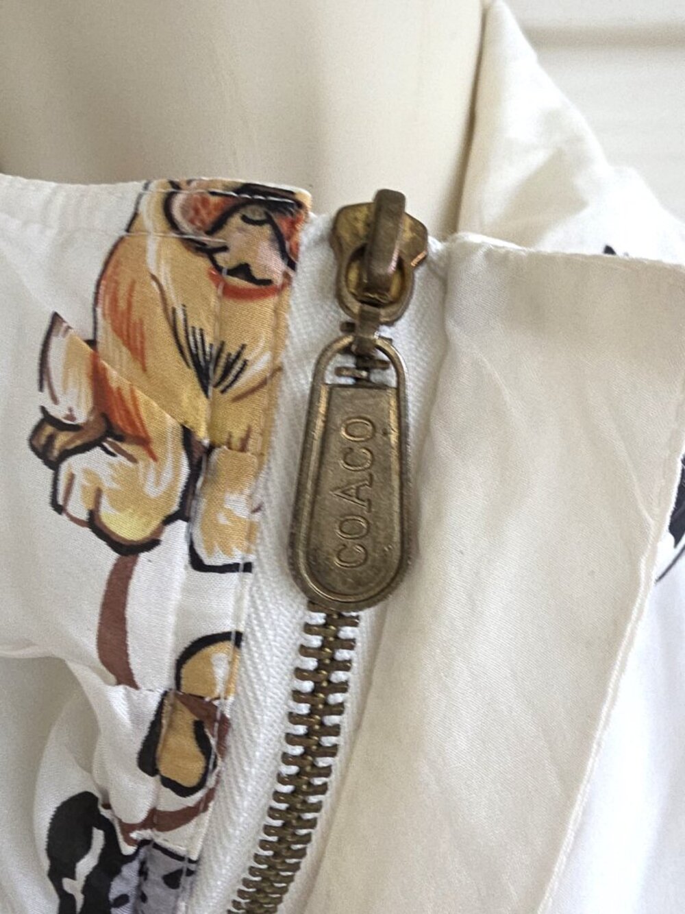Vintage 90s Coaco Silk dog themed lightweight puffer jacket - Picture 5 of 8